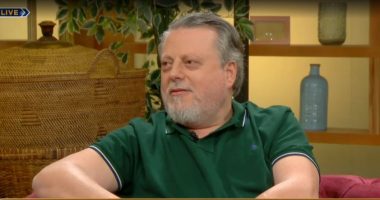 “Kristal”/ Mbi 30 vite në sirtar, Stefi Prifti sjell poezinë e Kadaresë në një projekt muzikor