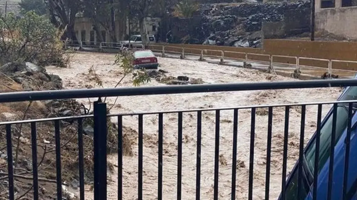 VIDEO/ Spanjë, përmbytje masive në Ishujt Kanarie nga reshjet e dendura, rrugët kthehen në lumenj