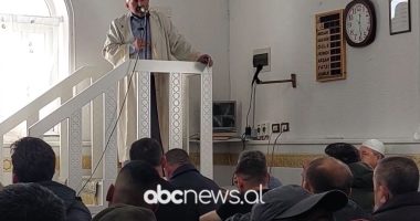 Muaji i shenjtë i Ramazanit/ Xhamitë e Fushë Krujës mbushen plot me besimtarë myslimanë