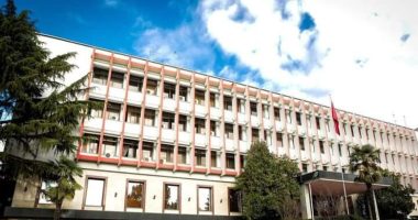 Pezullohet marrëveshja për heqjen e vizave me Bjellorusinë