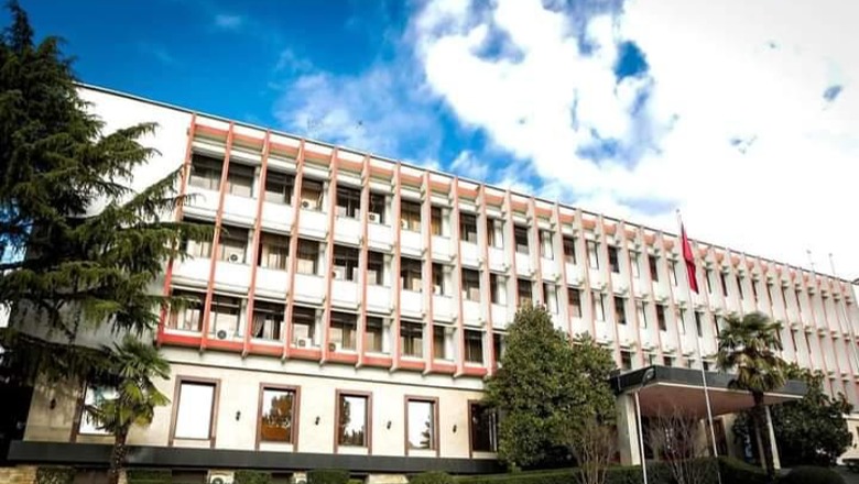 Pezullohet marrëveshja për heqjen e vizave me Bjellorusinë