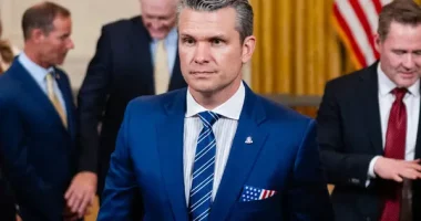 Skandali Hegseth/ Sekretari i mbrojtjes në SHBA, ndau të dhëna sekrete në signal me familjen