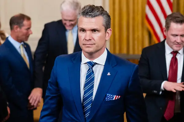Skandali Hegseth/ Sekretari i mbrojtjes në SHBA, ndau të dhëna sekrete në signal me familjen