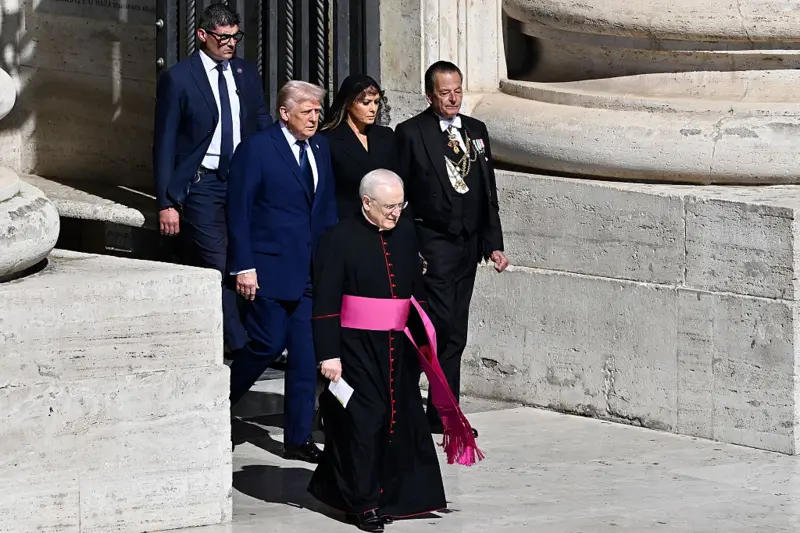 Trump – Zelensky takohen para fillimit të funeralit të Papa Francesku