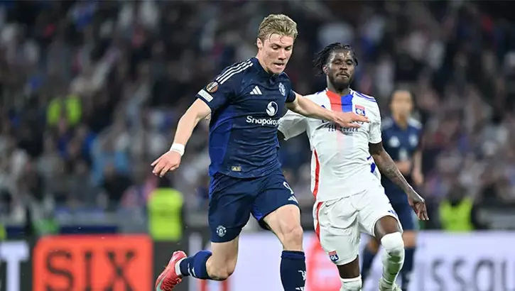 “Çmenduri” në “Old Trafford”, Manchester United siguron gjysmëfinalet e Europa League