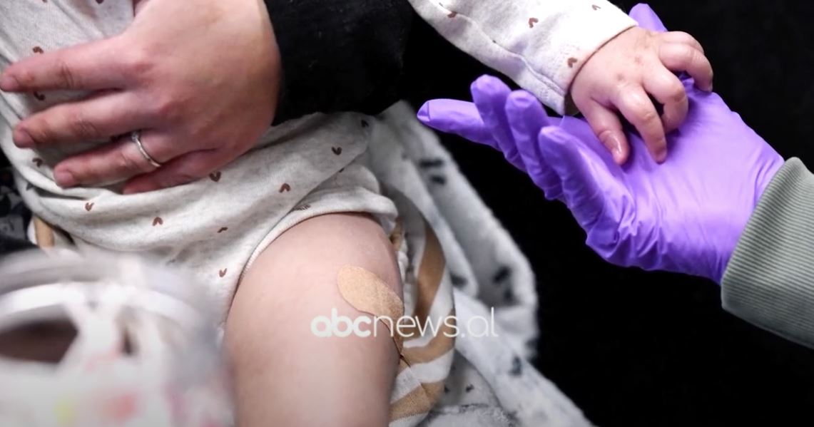 Vaksina, shpëtim nga fruthi/ Mjekët: 8 për qind e fëmijëve nuk kanë marrë dy doza