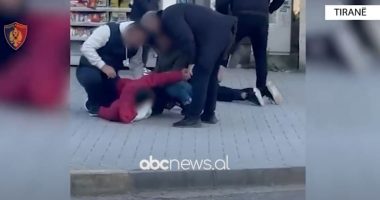 Trafik armësh në Tiranë/ Goditet grupi, dy të rinj në pranga