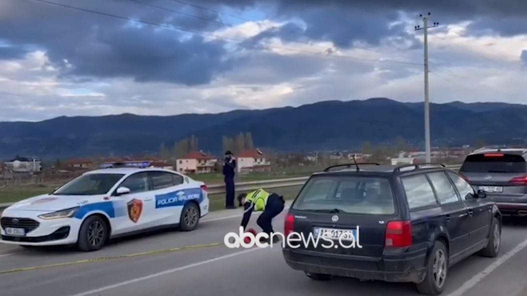 U përplas në rrugë, ndërron jetë në spital 65-vjeçarja në Korçë