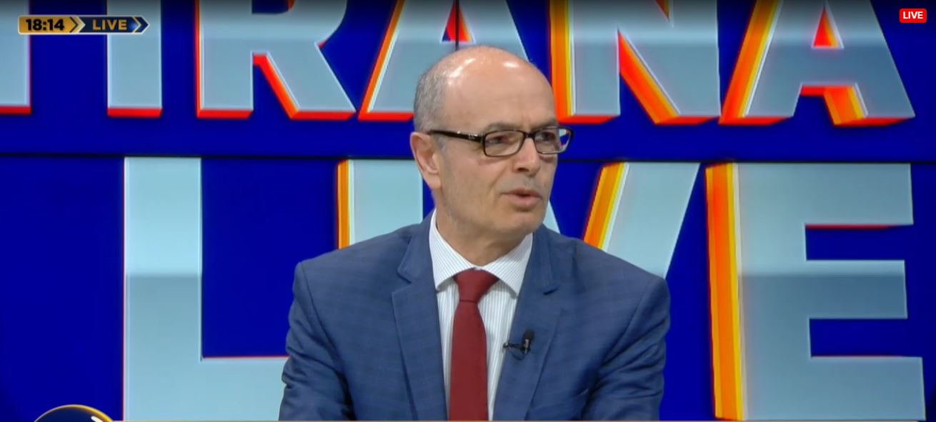 “Berisha po mban zvarrë Shqipërinë”, Koçi: Premtimet për pensionet lojë kungulleshkash, kërkon të fshijë drejtësinë