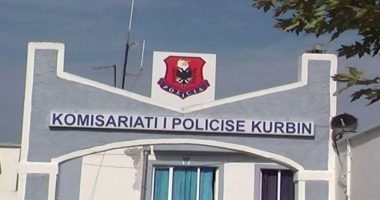 EMRAT/ Thyenë xhamat e një lokali për të vjedhur, arrestohen 2 persona në Kurbin