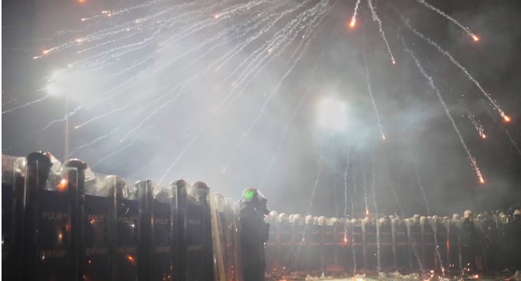 Turqia burgos disa zyrtarë të Stambollit