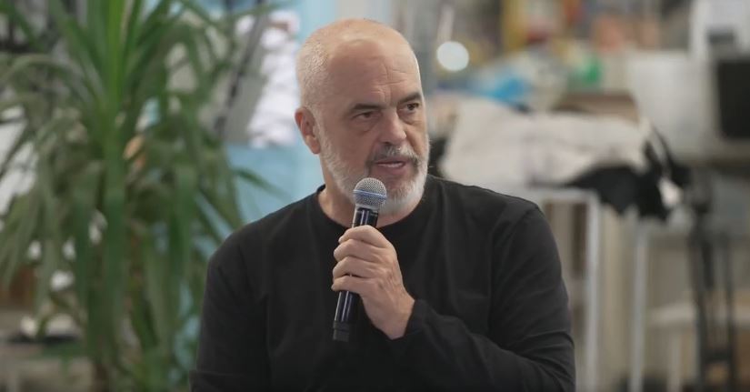 Rama takim me gratë në fasoneri: Me hyrjen në BE do ketë zhvillim të industrisë dhe rrije të pagave