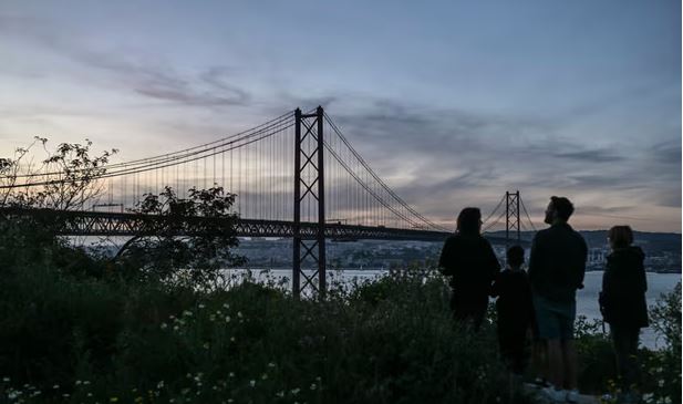 “Black out-i” në Spanjë, kryeministri thirrje firmave private të energjisë të ndihmojnë në gjetjen e shkakut