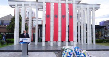 Berisha, fushatë me 2 prillin/ Shkodër, kujton 4 viktimat: Vota për “Shqipërinë madhështore”