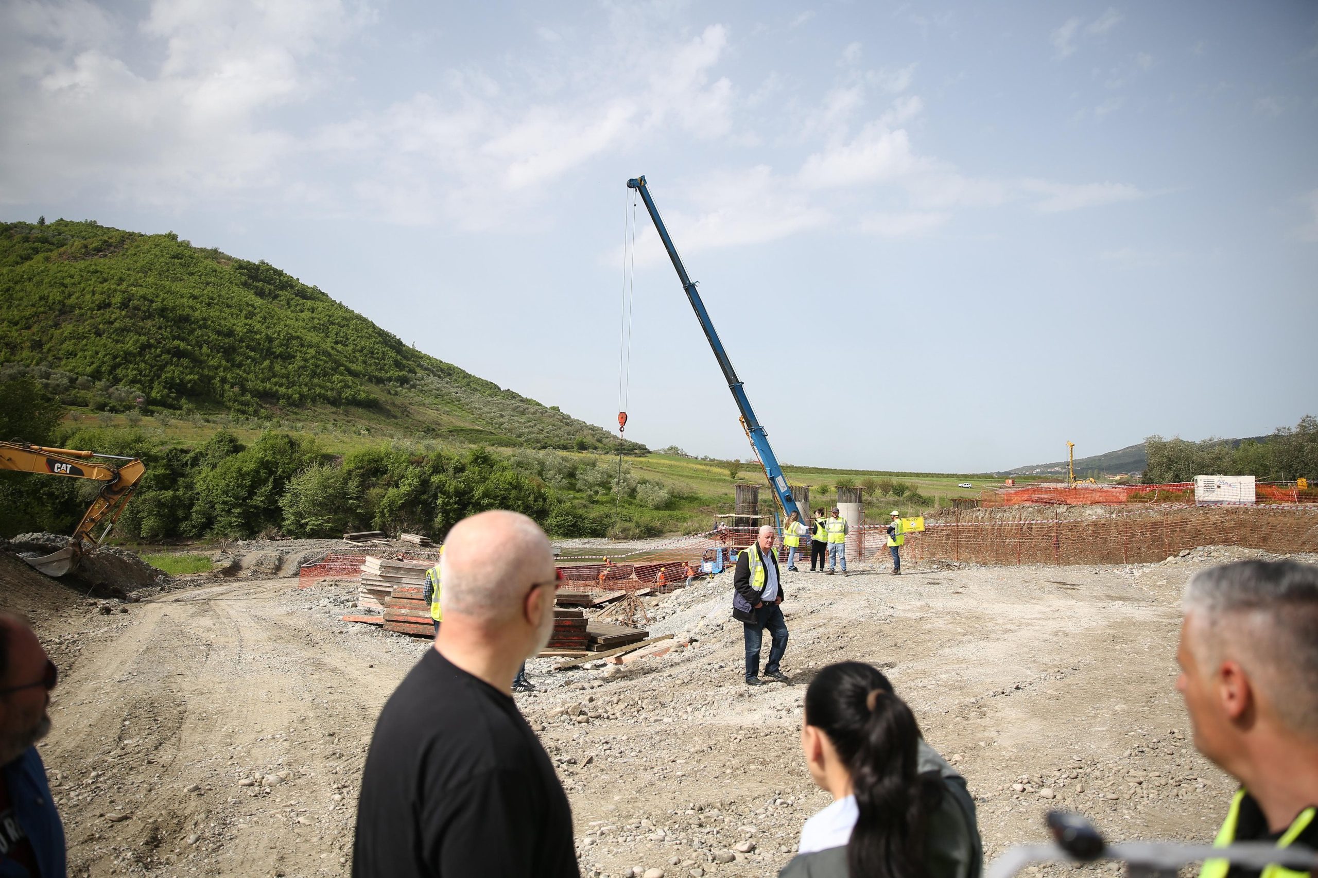 Rama e Balluku inspektojnë autostradën Elbasan-Lekaj: Një nga korridoret më të rëndësishme të infrastrukturës