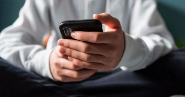 Raporti i CNN: Më shumë se gjysma e adoleshentëve amerikanë mendojnë se rrjetet sociale ndikojnë negativisht në shëndetin mendor