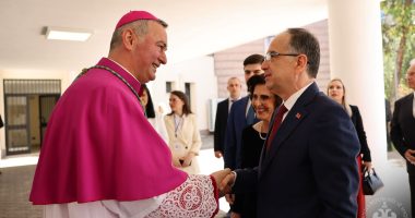 Presidenti Begaj uron besimtarët për Pashkën: Uroj një të ardhme sa më të ndritur këtu, në vendin tonë