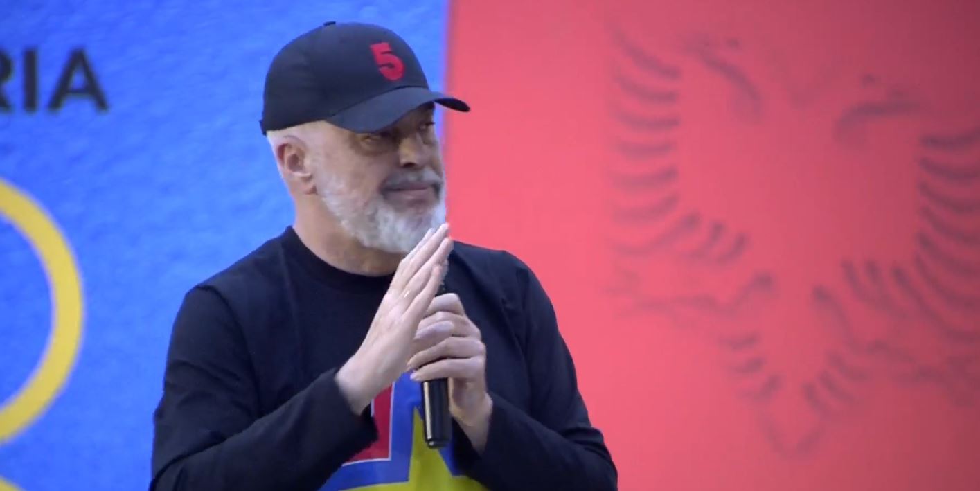 ‘Shqipëria madhështore, alternativë anormale’/ Rama të rinjve: Keni lindur me këmishë, vota e parë takim me historinë dhe marrje e pasaportës