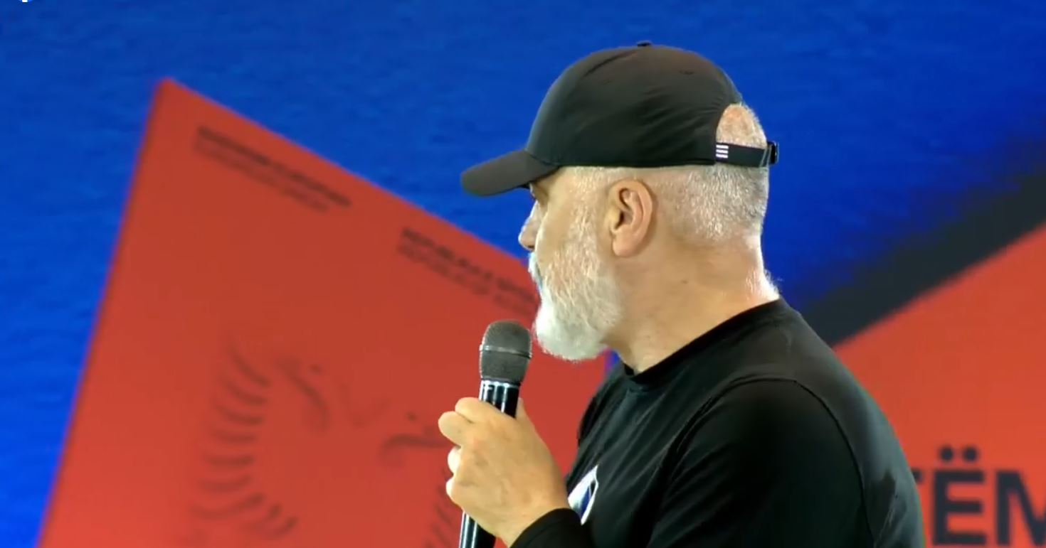 Tiranë/ Rama takim me të rinjtë: Shqipëria ka në tryezë planin për të mbyllur negociatat në 2027