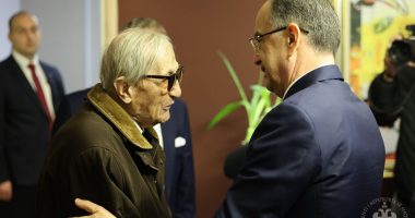 Profesori Ismet Elezi feston 105-vjetorin e lindjes/ Begaj: Është vetë historia e gjallë e shkollës juridike shqiptare