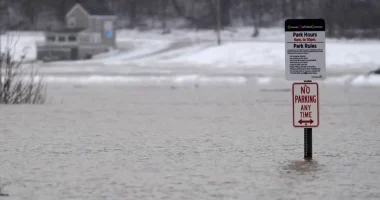 Stuhitë dhe tornadot godasin SHBA, të paktën shtatë viktima