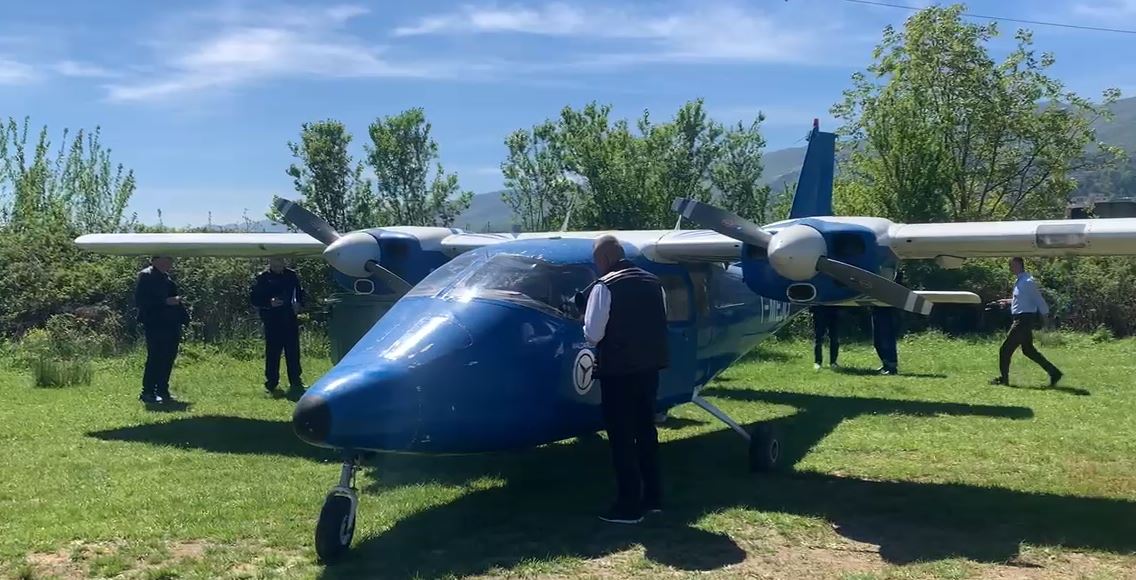 Me avion në Gjirokastër/ Aventura e italianëve: Fluturuan nga Bari, në qytetin e gurtë
