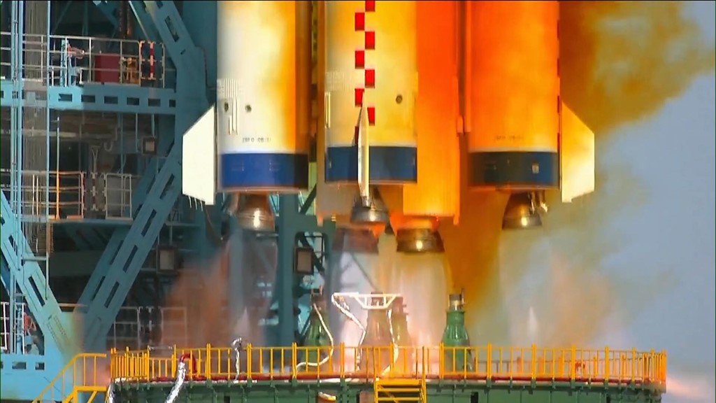 Kina dërgon në hapësirë tre astronautë, do të zëvendësojnë ekuipazhin në stacion