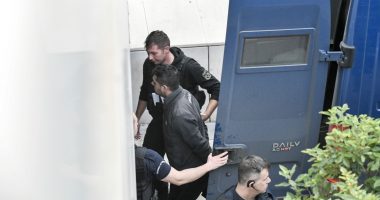 I njohur si “lider i mafies së burgjeve”, identifikohet organizatori i sulmit të dy shqiptarëve në Greqi. U porosit nga burgu