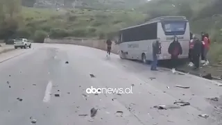 VIDEO/ Aksidentohet në Prrenjas autobusi i ekipit të vajzave të volejbollit/ Anulohet ndeshja me Tiranën