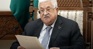 Presidenti palestinez thirrje Hamasit: Dorëzoni armët dhe lironi pengjet