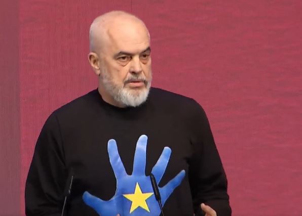 Pjesëmarrja e grave në poste drejtuese, Rama: Në 5242 organizata drejtojnë 4963 gra e vajza