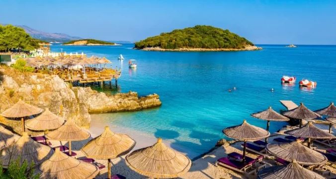 Media britanike: Riviera Shqiptare, parajsa e plazhit me 300 ditë diell në vit