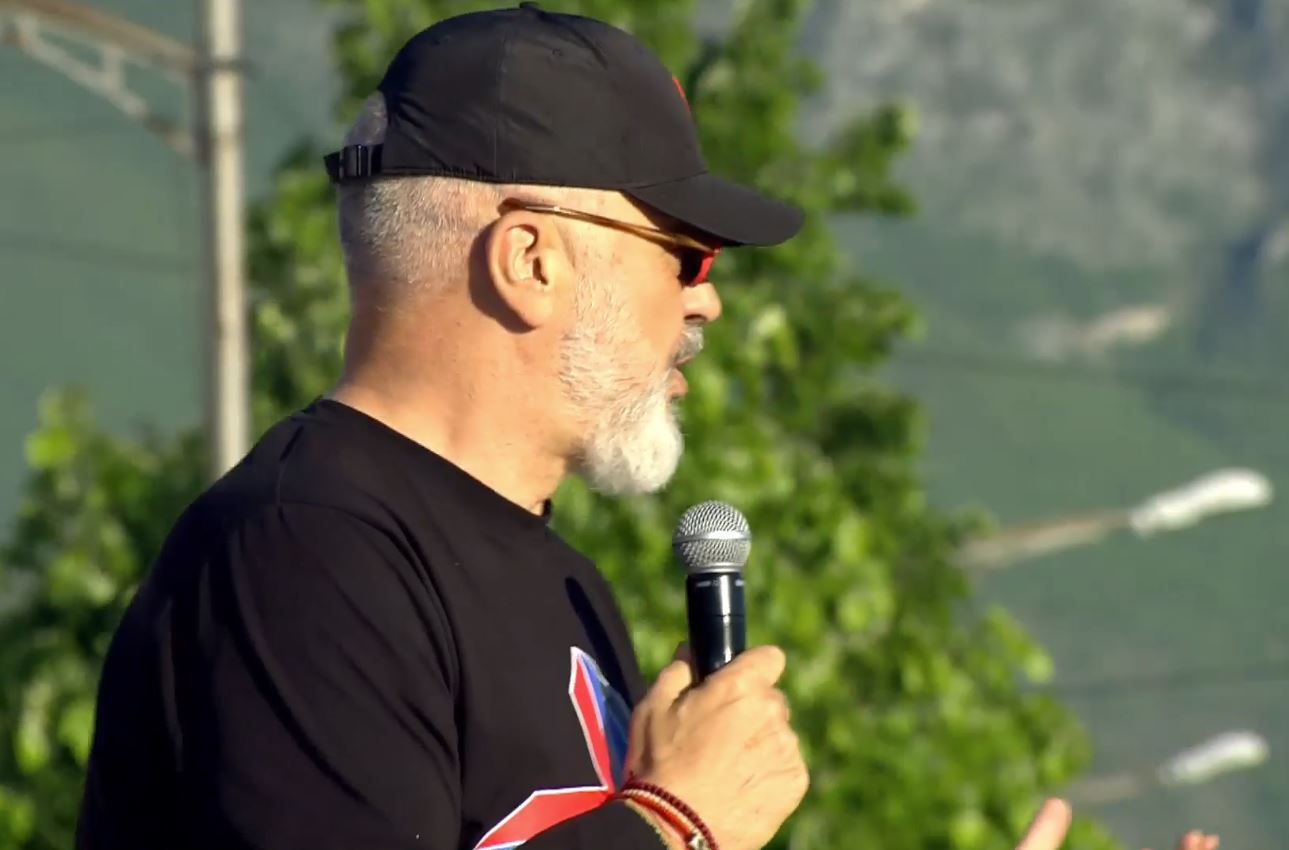 ‘Fatale nëse humbasim trenin e historisë’, Rama në Kukës: Gjëja madhështore e kënetës vetëm mustaqet e Kujtim Gjuzit