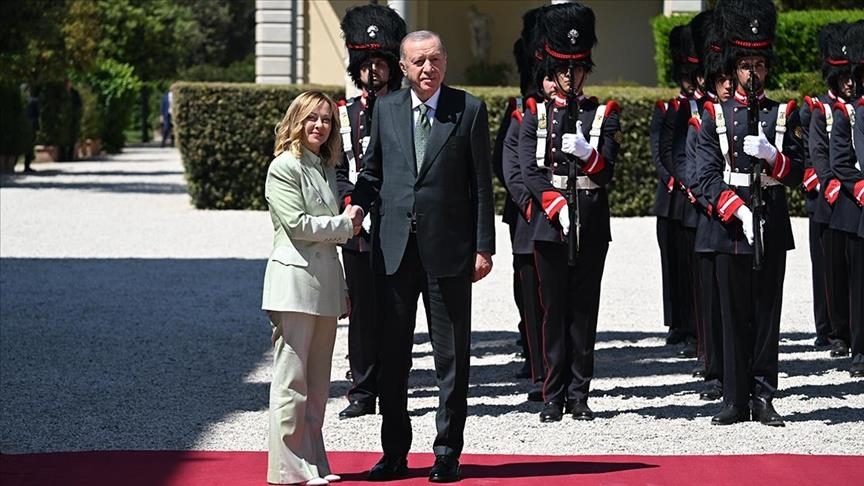 Presidenti turk vizitë në Itali, pritet nga kryeministrja Giorgia Meloni