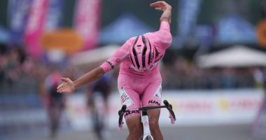 “Demi” i “Diro d’Italia”/ Meksikani Del Toro fiton etapën dhe mban veshur fanelën rozë