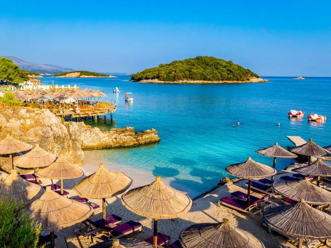 Media irlandeze: Turistët zgjedhin Shqipërinë si destinacionin më të mirë për të vizituar këtë verë