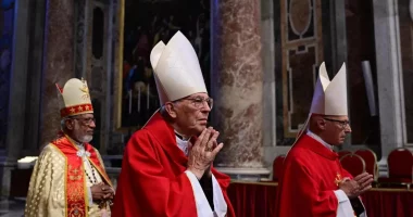 Konklava për Papën e ri/ Giovanni Battista Re mesazh kardinalëve: Lini mënjanë konsideratat personale