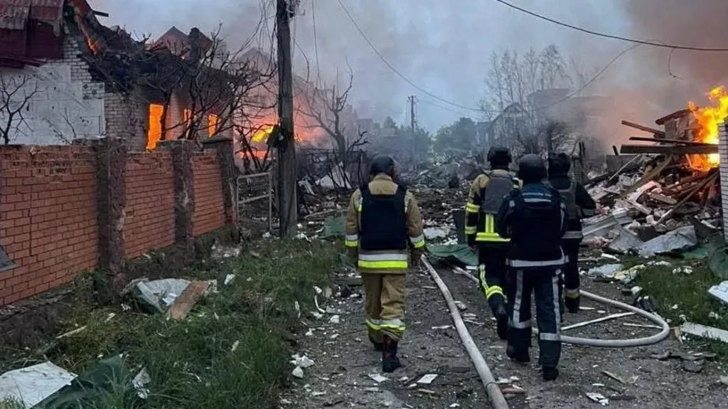 Rusia vazhdon sulmet në Ukrainë, të paktën 12 të vrarë