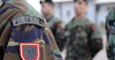Ushtarakët në rezervë kthehen në shërbim/ Vendimi i qeverisë, për forcimin e kapaciteteve të mbrojtjes