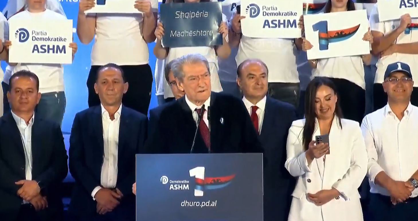 Sali Berisha mbyll fushatën në Elbasan