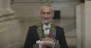 Franca nderon Preljocajn/ Balerini dhe koreografi shqiptar, anëtar i Akademisë së Arteve të Bukura