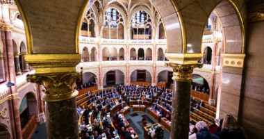 Hungaria tërhiqet nga Gjykata e Hagës