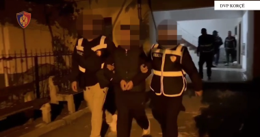 Shiste kokainë e kanabis të ndarë në doza, arrestohet 39-vjeçari në Maliq