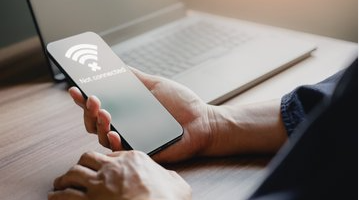 Pas “black out-it”, bien rrjetet telefonike/ Çfarë po ndodh me Spanjën?!