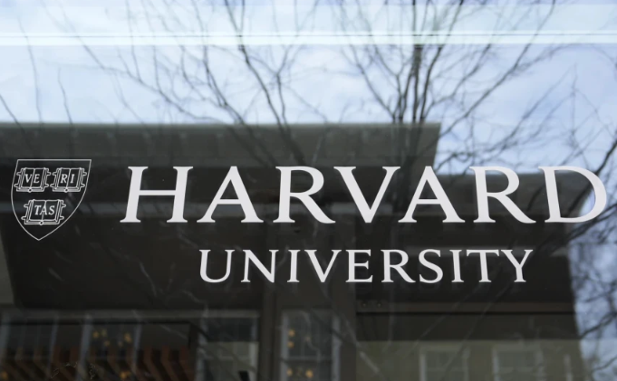 Kina kritikon ndalesën e SHBA-së për regjistrim të studentëve të huaj në Harvard