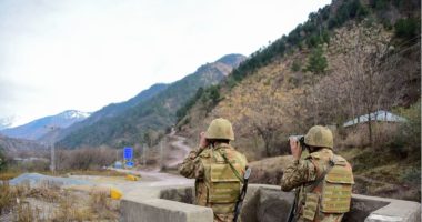 Tensionet me Indinë, Pakistani urdhëron banorët e Kashmirit të mbledhin ushqime