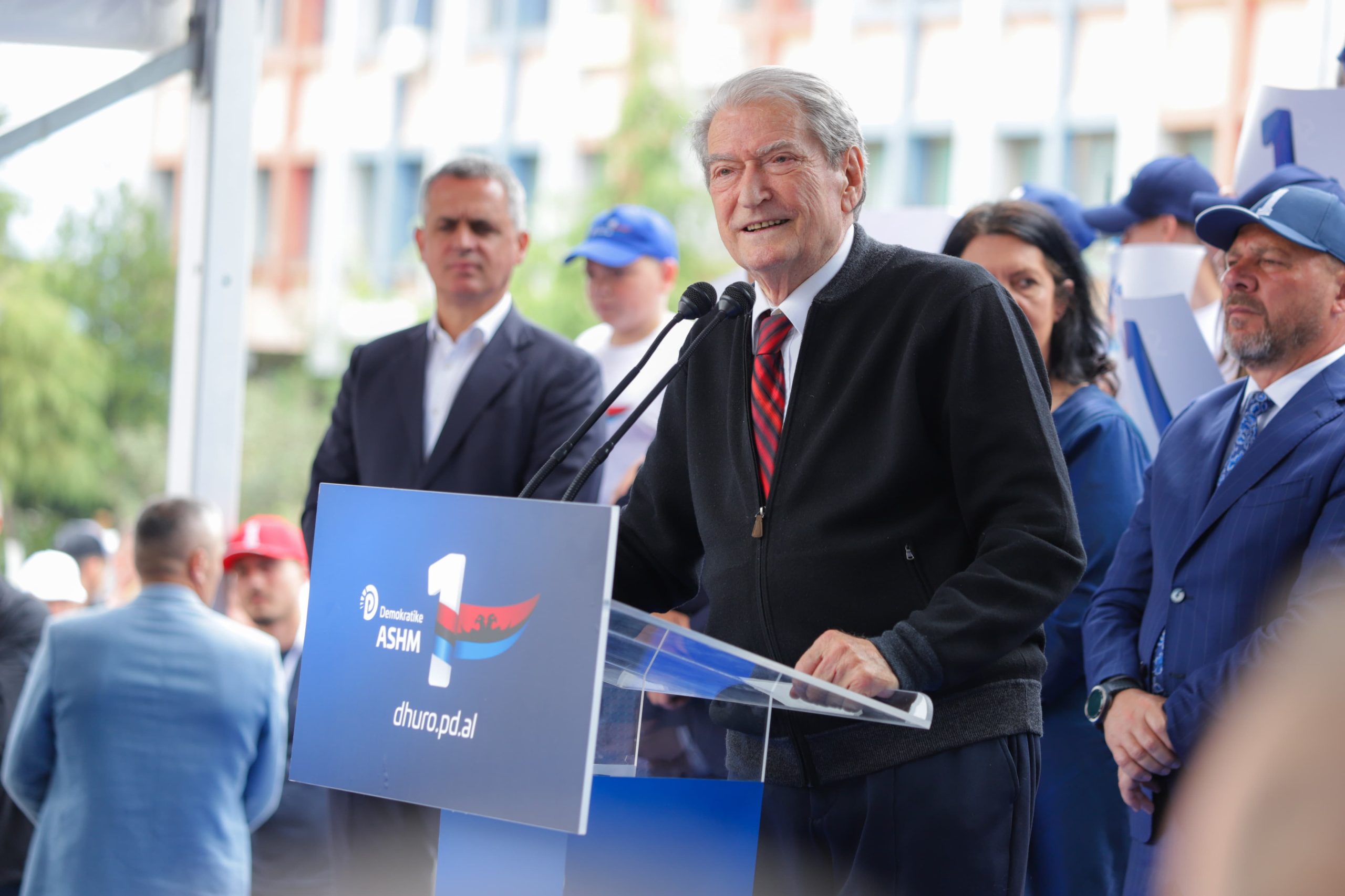 Berisha në Burrel/ Kreu i Partisë Demokratike mbyll fushatën