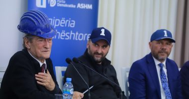 Berisha me kasketë minatori/ Bulqizë, Doktori: Në këtë moshë nuk kam ambicie për pushtet