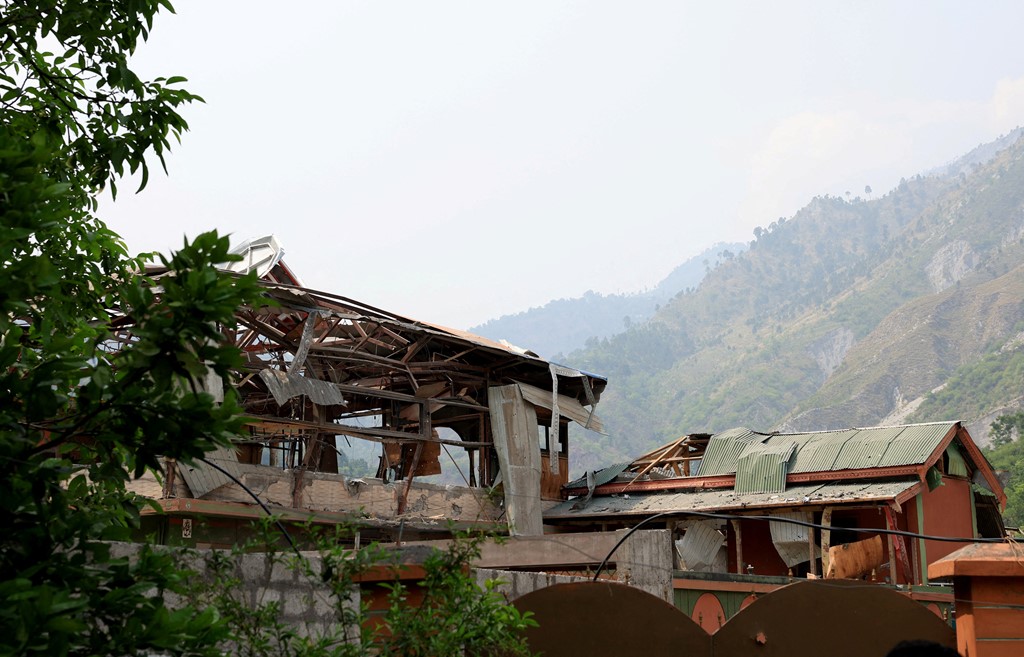 Përshkallëzimi i tensioneve në Kashmir/ Pakistani pretendon se ka vrarë 50 ushtarë indianë