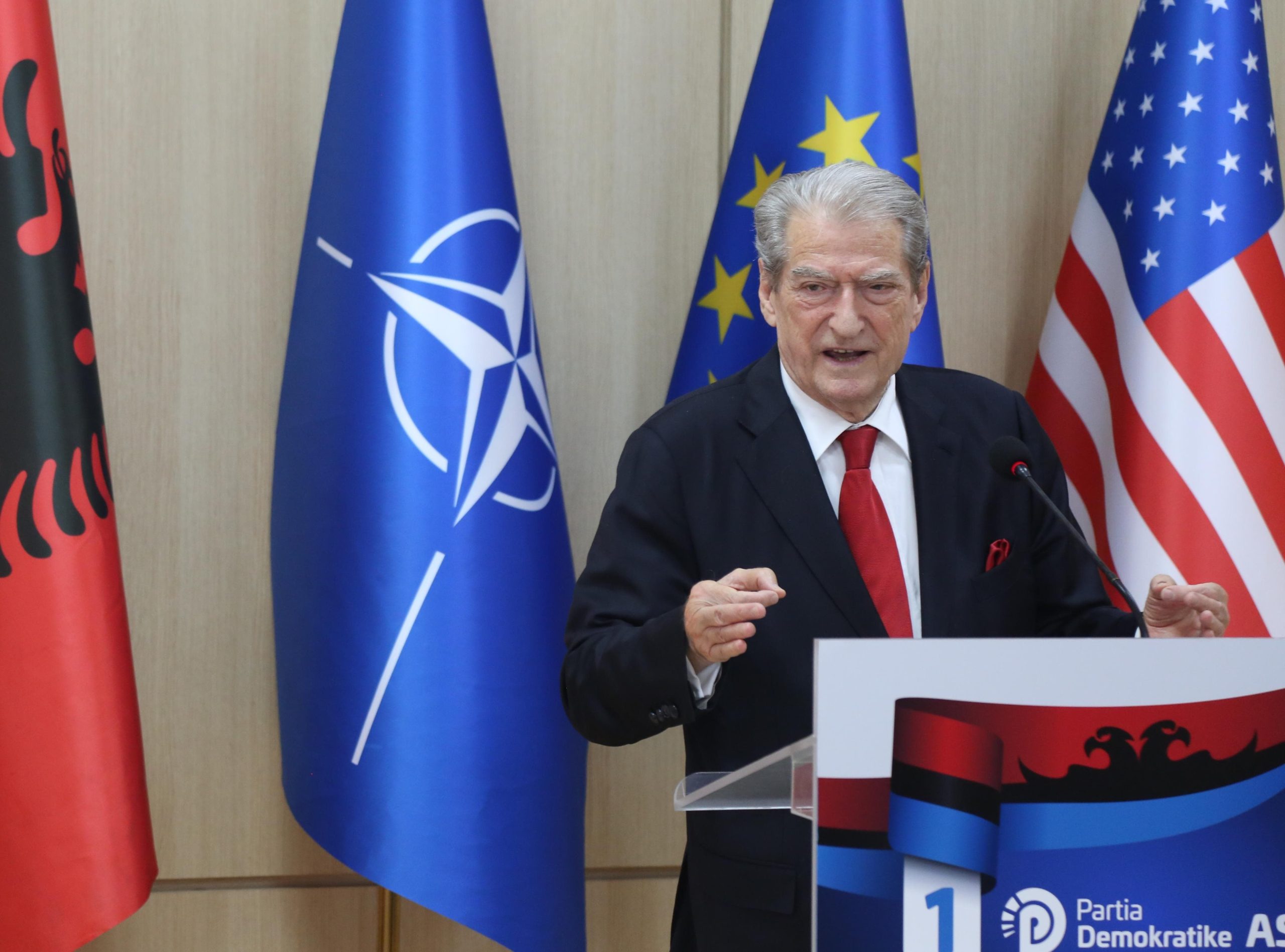 Berisha “njeh” rezultatin/ Kreu i PD inkurajon numëruesit: Të ruajmë votat tona